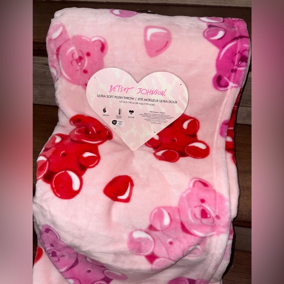 Super Cute Betsey Johnson Pink Teddy Bears 🧸 with Hearts ❤️ Throw Blanket 50x70 - Picture 3 of 8